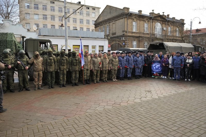 В Евпатории сотрудники полиции приняли участие в мероприятии, посвящённом открытию обелиска погибшим участникам Специальной Военной операции